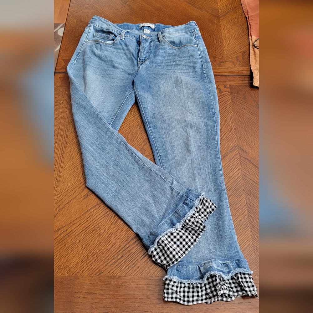Vintage America crop jeans. Size 6.